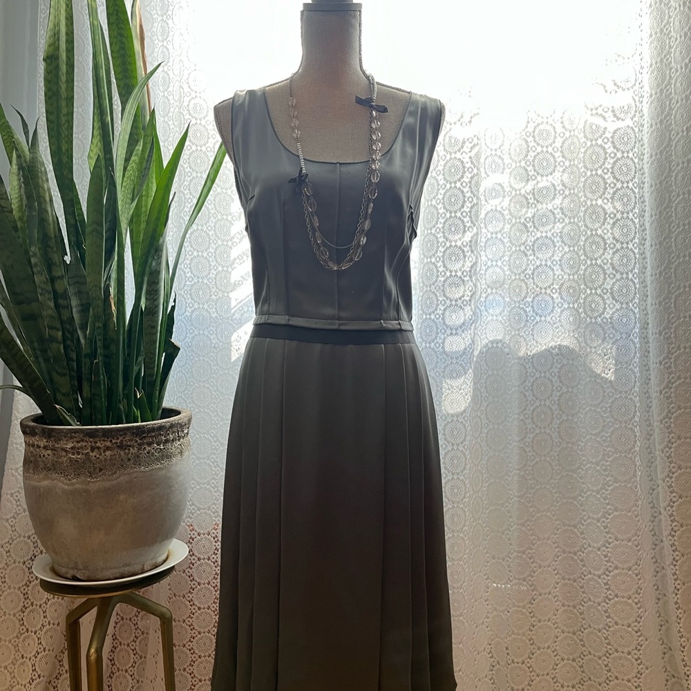 Dolce & Gabbana Olive Sleeveless Pleated Midi Dress